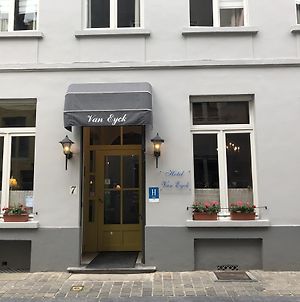 Hotel Van Eyck Μπριζ Exterior photo