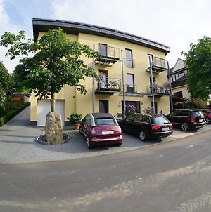 Gaestehaus Jufferpanorama Ξενοδοχείο Brauneberg Exterior photo