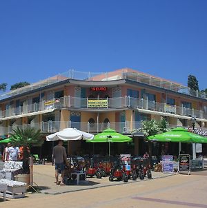 Hotel Largo Σάνι Μπιτς Exterior photo