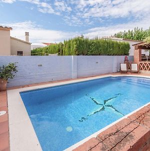 Luring Holiday Home In Girona With Swimming Pool Sant Pere Pescador Exterior photo