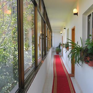 Haxhiu Hotel Τίρανα Exterior photo