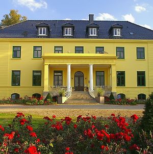 Schloss Harkensee Dassow Exterior photo