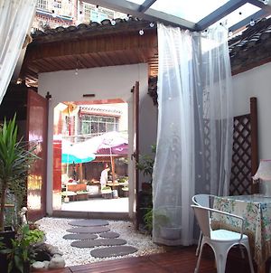 Rose Courtyard Ξενοδοχείο Fenghuang Exterior photo
