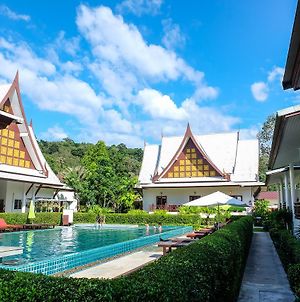Bhu Tarn Koh Chang Resort & Spa Exterior photo
