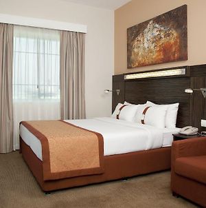 Holiday Inn Express Dubai, Jumeirah Exterior photo