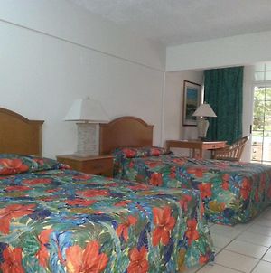 Costa Dorada Beach Resort & Villas Isabela Exterior photo