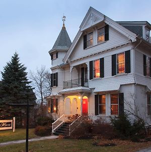 Lang House On Main Street Bed & Breakfast Μπέρλινγκτον Exterior photo