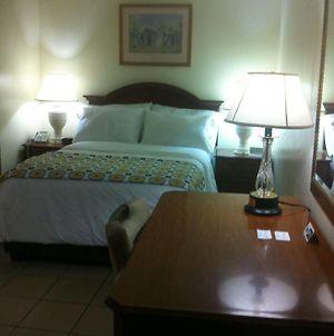 Micro Hotel Condo Suites Σάντο Ντομίγκο Exterior photo