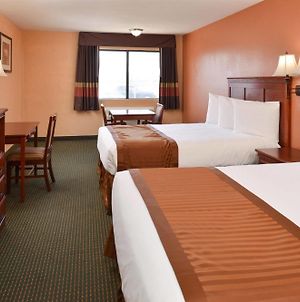 Americas Best Value Inn & Suites-East Μπέικερσφιλντ Exterior photo