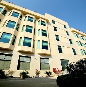 The Lalit Traveller- Airport Hotel Τζαϊπούρ Exterior photo