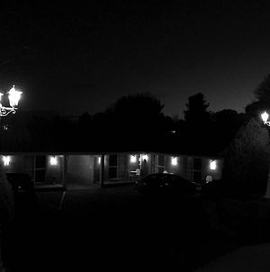 White Lanterns Motel Armidale Exterior photo