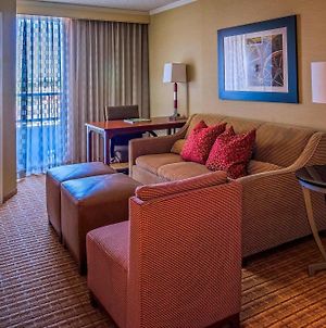 Scottsdale Marriott Suites Old Town Exterior photo