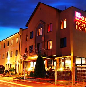 Hotel Best With Free Parking Ρίγα Exterior photo