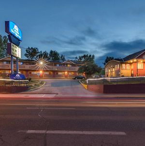 Canadas Best Value Inn Chinook Station Κάλγκαρι Exterior photo