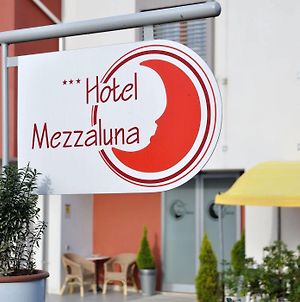 Hotel Mezzaluna Τρεβίζο Exterior photo