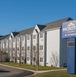 Microtel Inn & Suites By Wyndham Rochester North Mayo Clinic Exterior photo