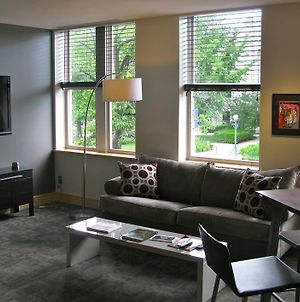 Suites At 118 - Μπλούμινγκτον Exterior photo