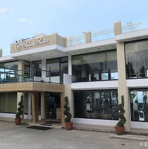 Splash Suites Hotel Tagaytay Tagaytay City Exterior photo