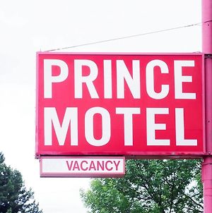 Prince Motel Πρινς Τζορτζ Exterior photo