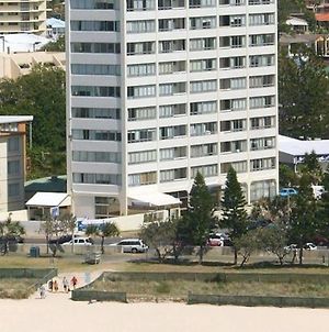 The Shore Apartments - Beachfront Χρυσή Ακτή Exterior photo