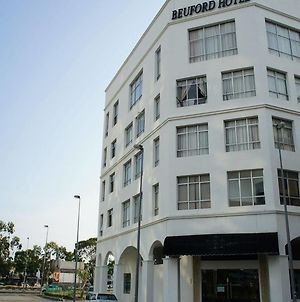 Oyo 212 Beuford Hotel Malacca Exterior photo