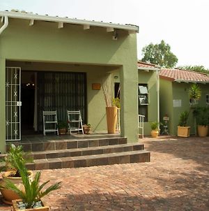 Kwa - Bungane Guest House Γιοχάνεσμπουργκ Exterior photo