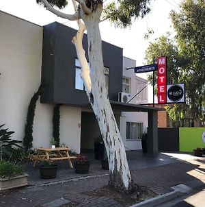 Hello Adelaide Motel And Apartments Exterior photo
