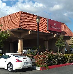 Ramada By Wyndham Fresno North Ξενοδοχείο Exterior photo