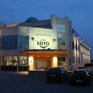 Hotel Mito Ossona Exterior photo