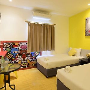 Room Hostel @ Phuket Airport Thalang Exterior photo