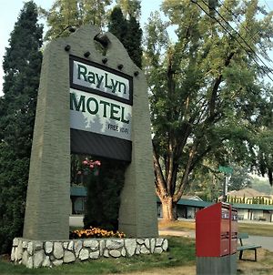 Ray Lyn Motel Trail Exterior photo