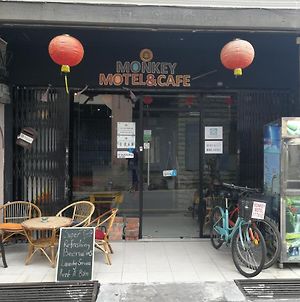 Monkey Motel & Cafe Malacca Exterior photo
