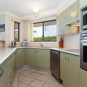2 'Peninsula Waters' - Three Bedroom Unit With Spacious Private Courtyard & Wifi Soldiers Point Exterior photo