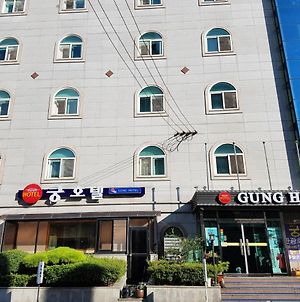 Gung Hotel Jeonju Exterior photo