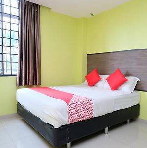 Hotel De' Tees, Masai Utama Pasir Gudang Exterior photo
