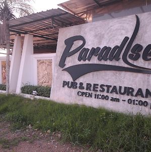 Paradise Inn And Dining Sara Buri Exterior photo