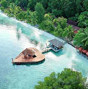 Raja Ampat Dive Lodge Pulau Mansuar Exterior photo