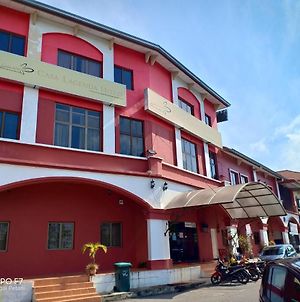 Old Penang Casa Lagenda Hotel Σουνγκάϊ Πετάνι Exterior photo