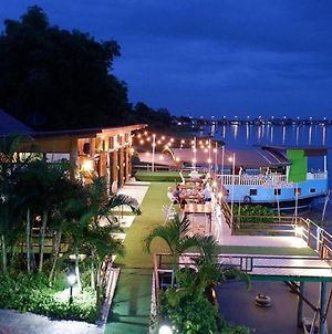 Suwanna Riverside Resort Chai Nat Exterior photo