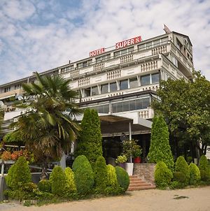 Hotel Super 8 Σκόπια Exterior photo