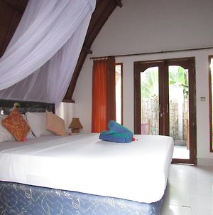 Matahari Bungalow 3 Ξενοδοχείο Νησιά Γκίλι Exterior photo