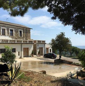 Don Giacchi Country House Bed and Breakfast Καταντζάρο Exterior photo