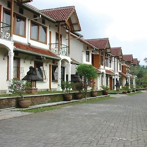 Java Highlands Resort Cianjur Exterior photo