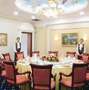 Peachblossom International Hotel Γιτσάνγκ Restaurant photo