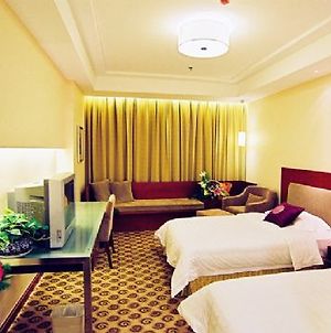 Qianjin International Hotel Τσανγκτσούν Room photo