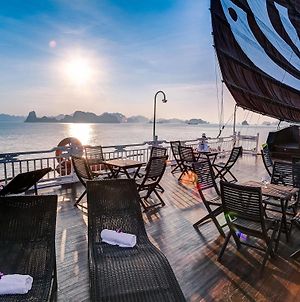 Bhaya Cruises Χα Λονγκ Exterior photo