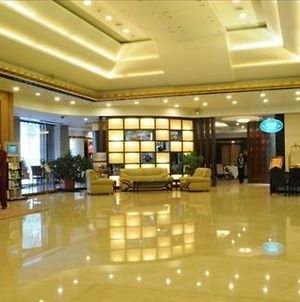 Celebrity Hotel International Τσανγκτσούν Interior photo