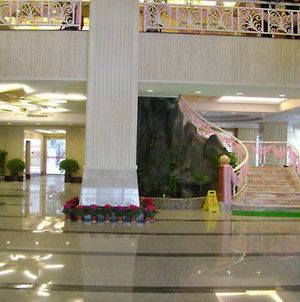 Jiujiang Huaqi Holiday Hotel Interior photo