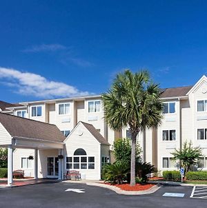 Microtel Inn & Suites By Wyndham Brunswick North Exterior photo