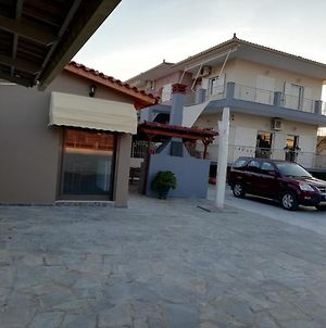 Rea'S House Vrachati ξενώνας Exterior photo